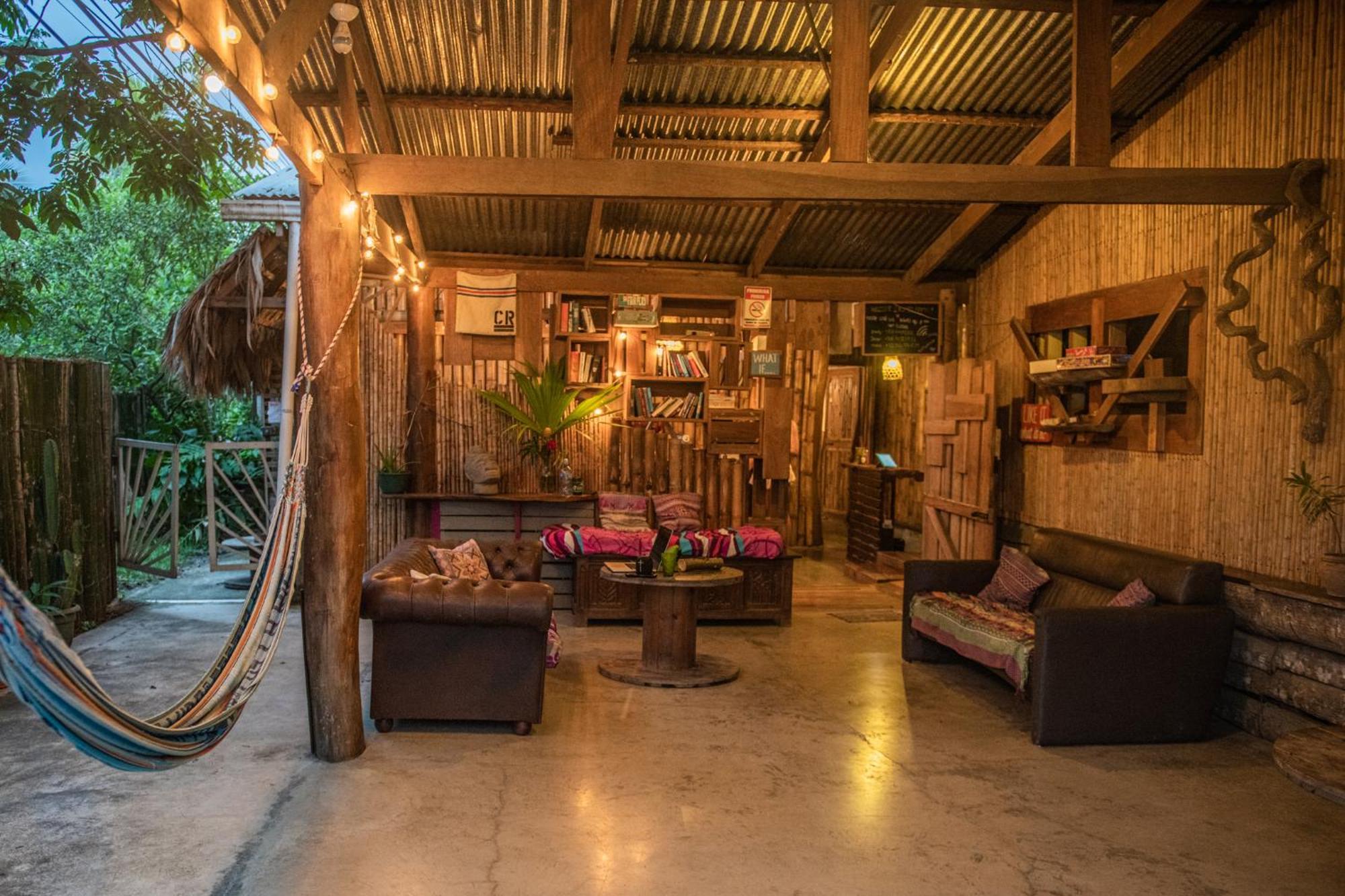 Roots Family Hostel Puerto Viejo de Talamanca Exterior photo