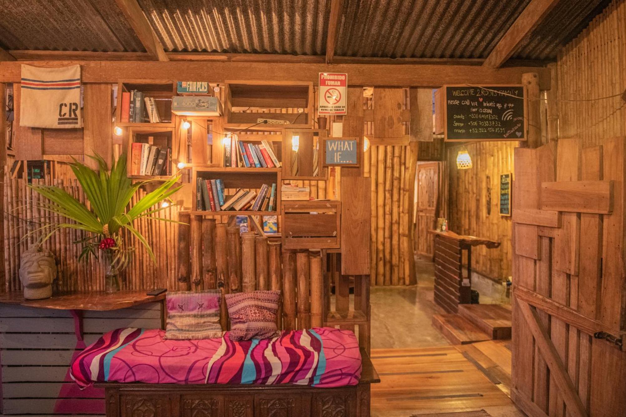 Roots Family Hostel Puerto Viejo de Talamanca Exterior photo