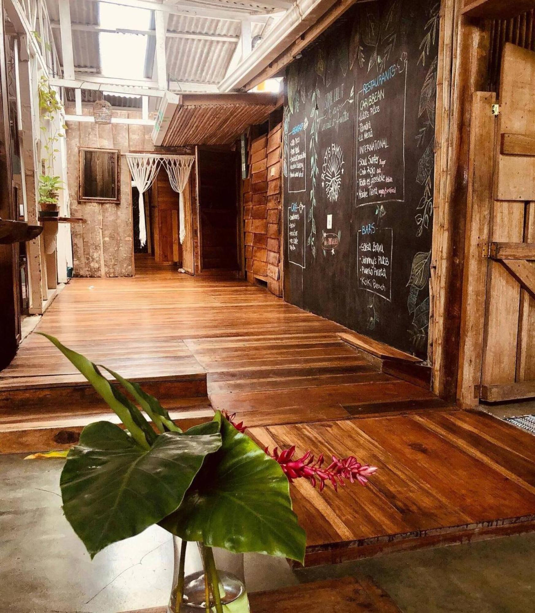 Roots Family Hostel Puerto Viejo de Talamanca Exterior photo